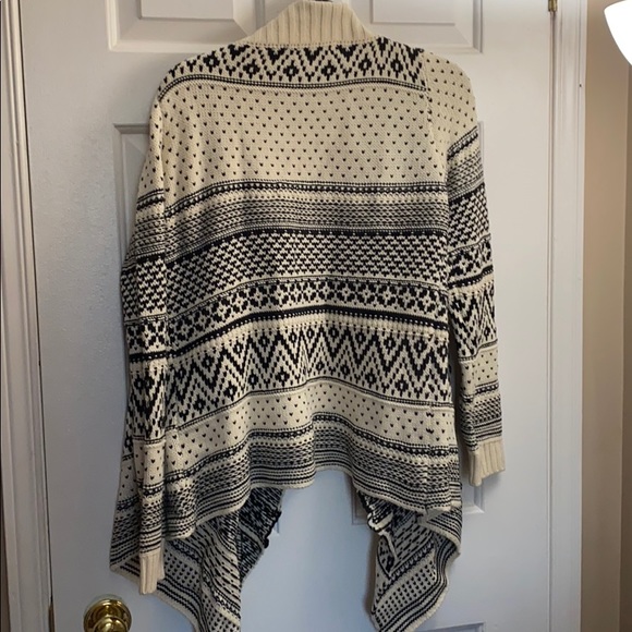 Black and white cardigan - Picture 3 of 3